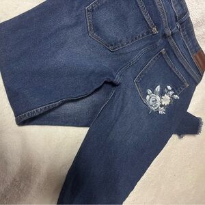 Hollister Dark Blue Cropped Jeans with Floral Embroidery